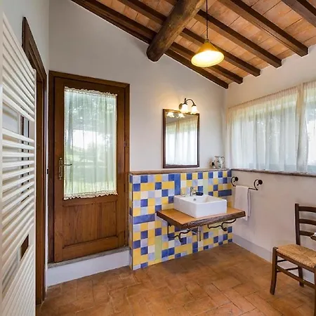 Podere L'aione Farm stay *