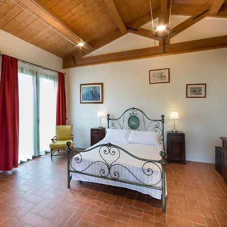 Podere L'aione Farm stay *