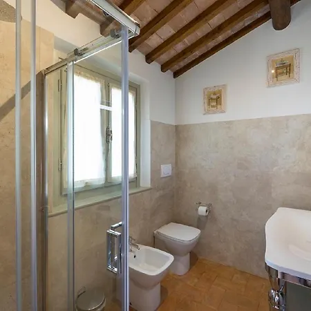 Podere L'aione Farm stay *