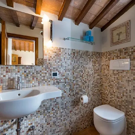 Podere L'aione Farm stay *
